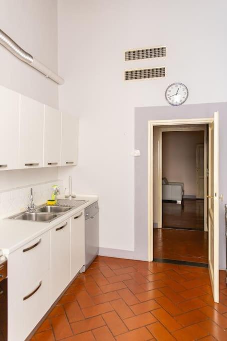 Elegant Apartment Near Piazza Della Signoria Florencia Exterior foto